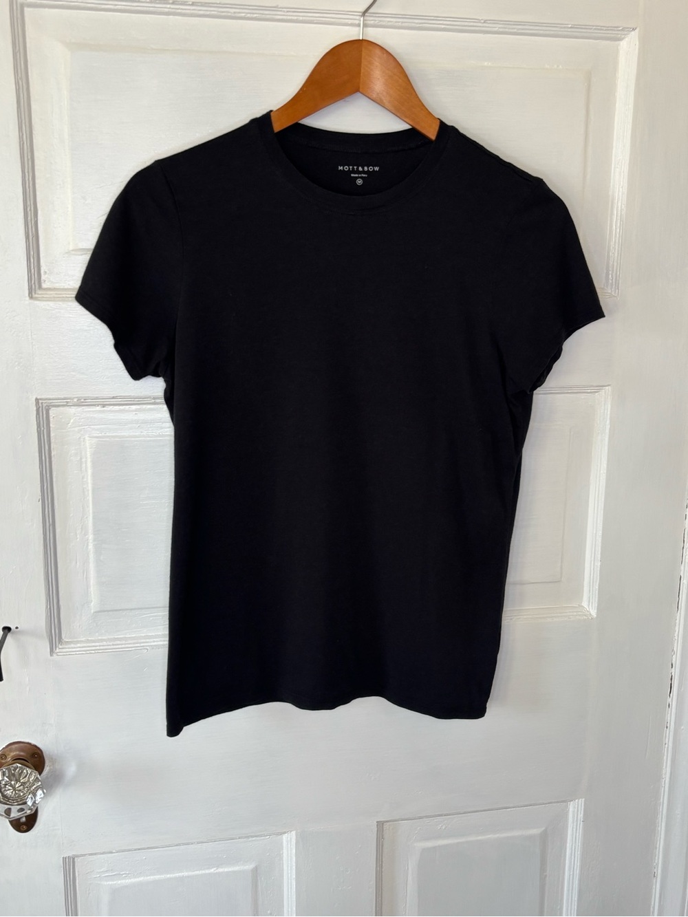 Mott & Bow Women's Black Short Sleeve Crew Tee